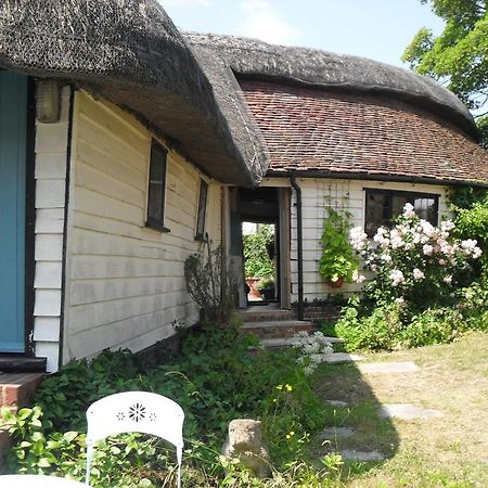 Church Hall Farm Bed And Breakfast 브록스테드 객실 사진