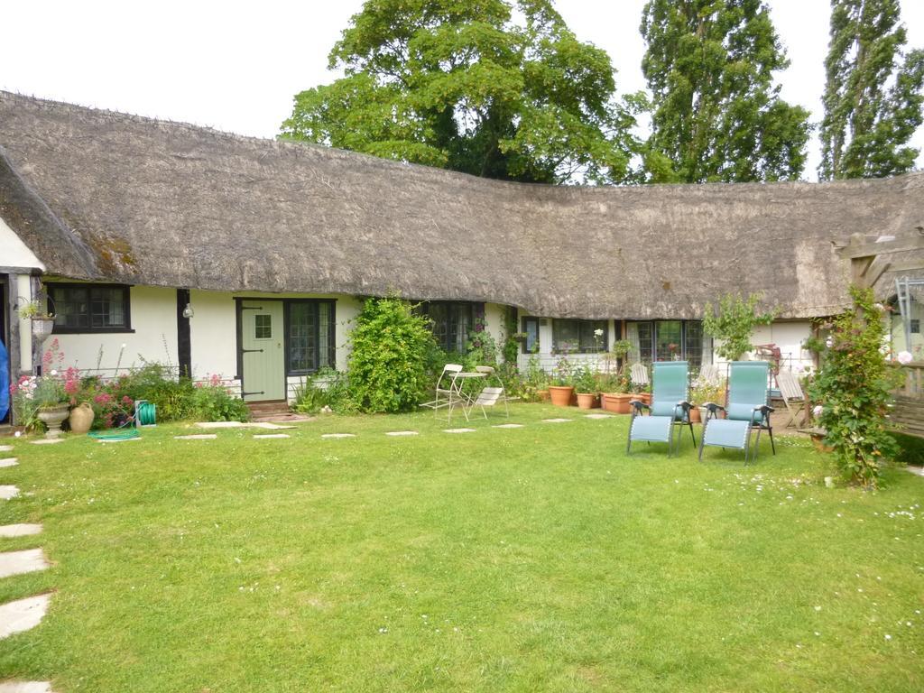 Church Hall Farm Bed And Breakfast 브록스테드 외부 사진