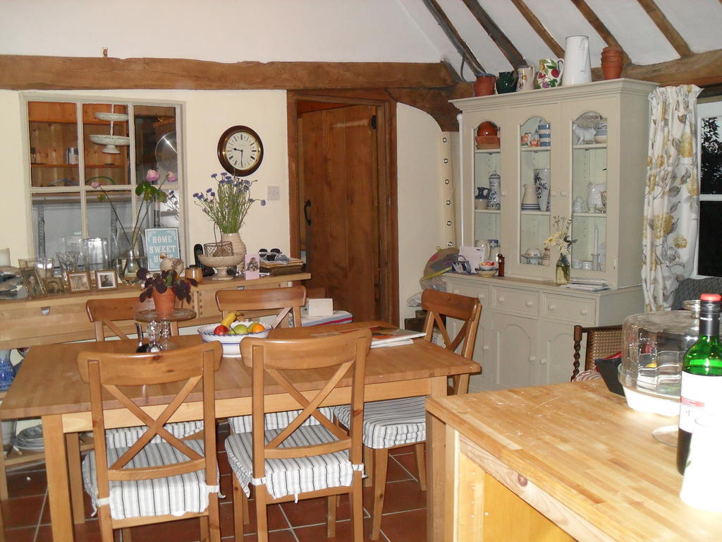 Church Hall Farm Bed And Breakfast 브록스테드 외부 사진