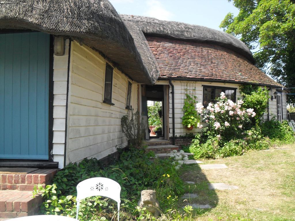 Church Hall Farm Bed And Breakfast 브록스테드 객실 사진